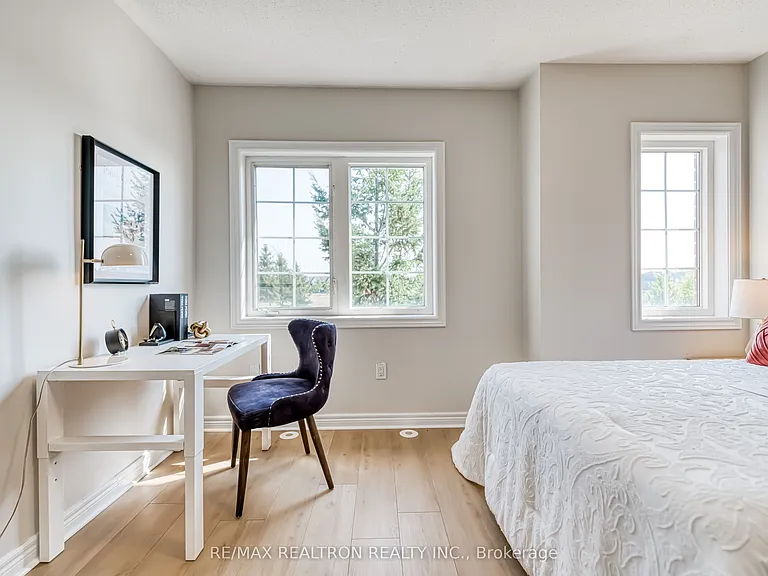 2554 Bur Oak Ave — Photo 26