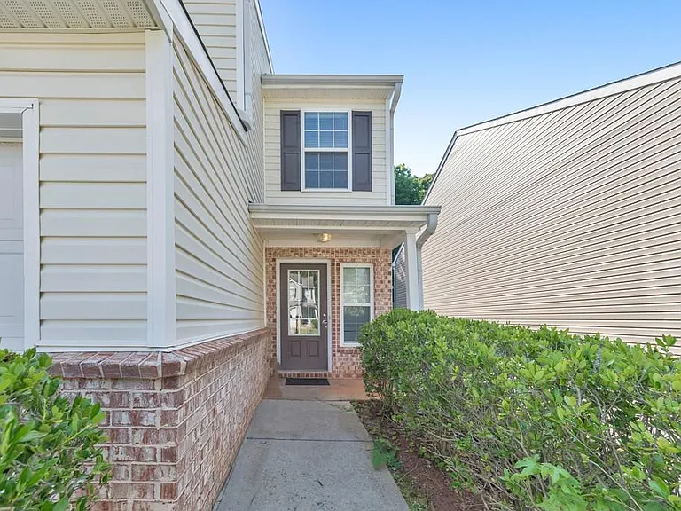 2830 Mayfair Dr — Photo 18