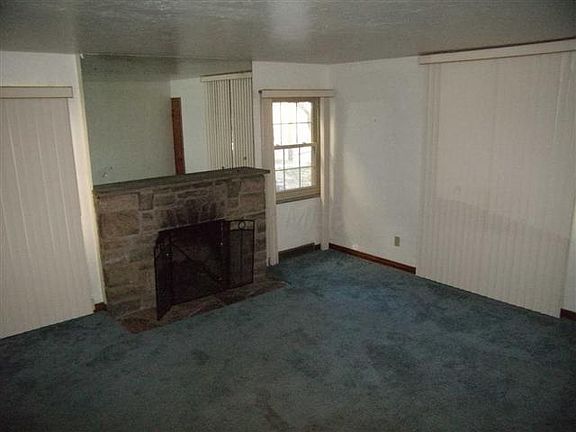 3rd image of 3063-3065 Sunset Dr