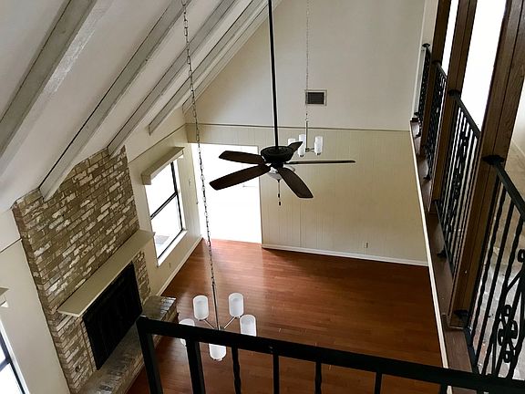 4th image of 15822 Eagle Cliff St