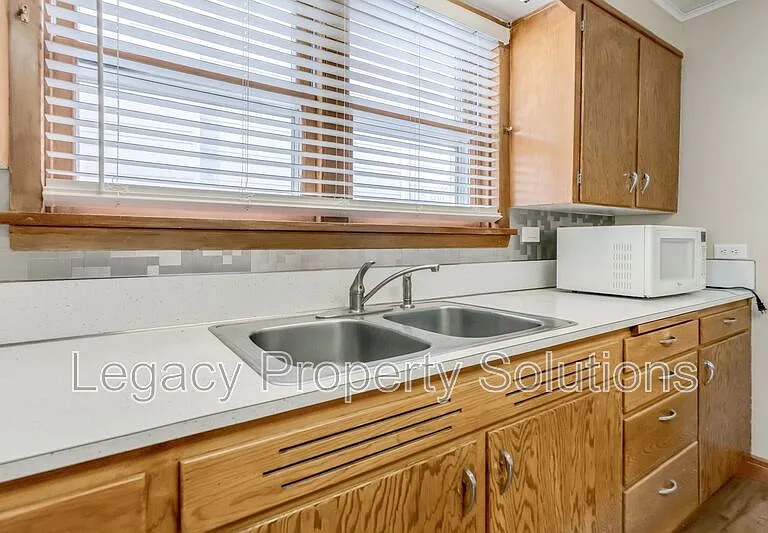 612 N 19th St #3 — Photo 6