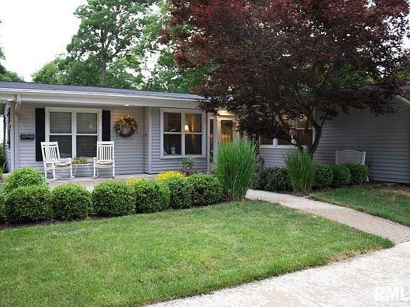 2nd image of 1801 E Crestwood Dr