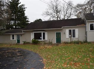 10926 Maple Ridge Rd, Medina, NY 14103