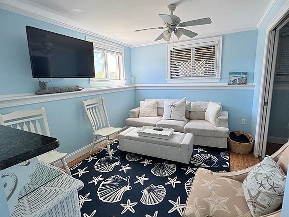 5th image of 8 6th St #1