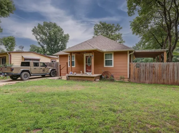 1322 N 15th St, Arkansas City, KS 67005
