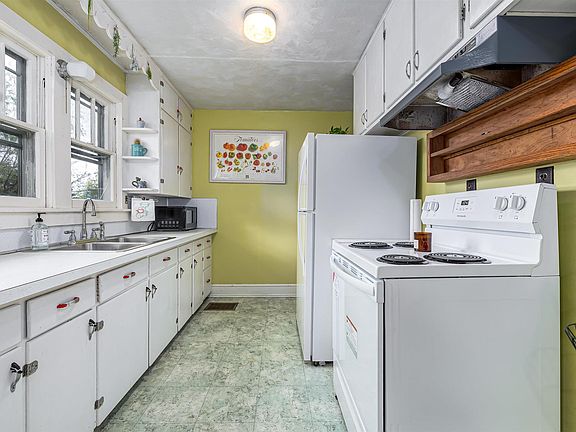 3rd image of 6542 Rawley Pike