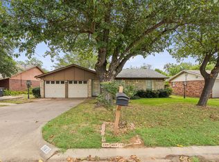 302 Glen Rose Ave, Cleburne, TX 76033