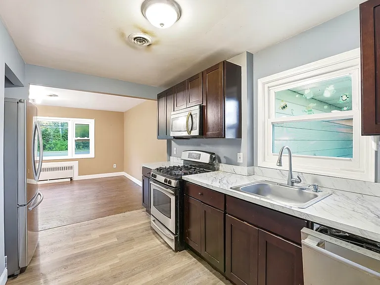 1116 N Maple Ave — Photo 10