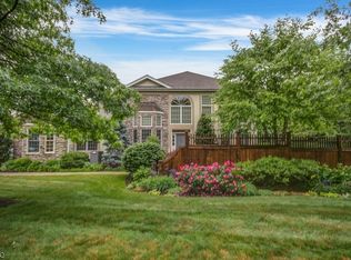 1 Drake Ln #26, Chester, NJ 07930