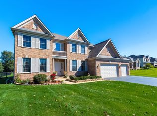 4N175 Doral Dr, West Chicago, IL 60185
