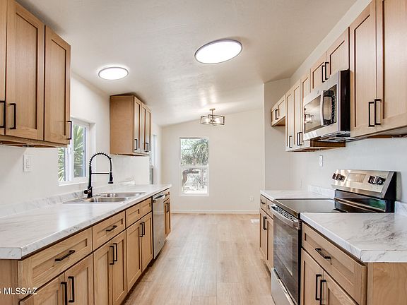 3rd image of 14303 W Rolina Ln