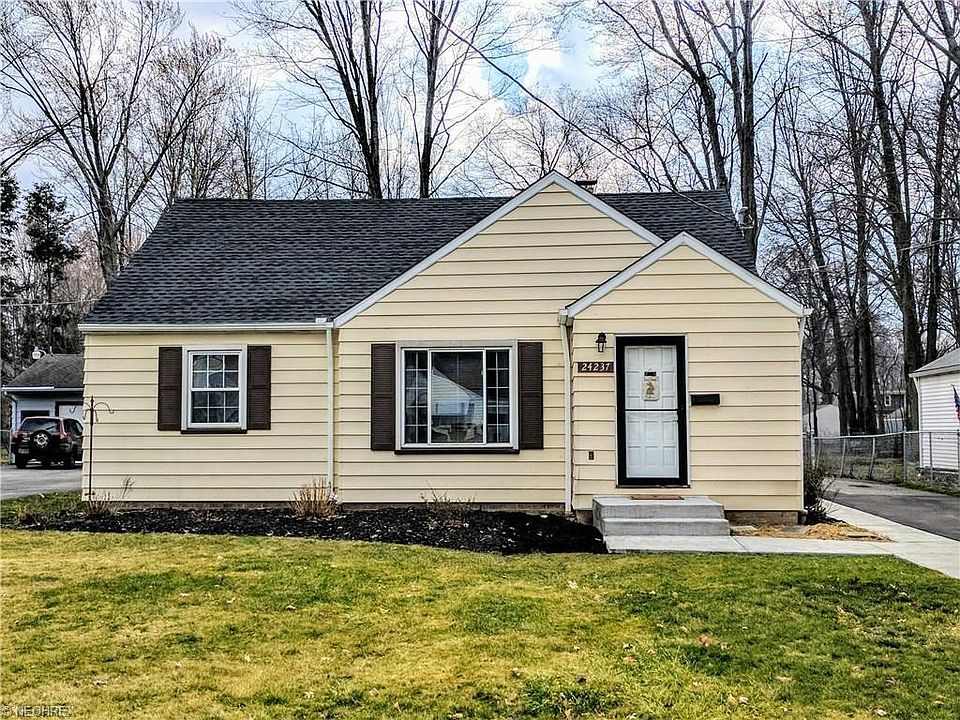 1st image of 24237 Hedgewood Ave