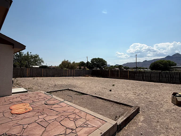 1407 El Camino Real St — Photo 25