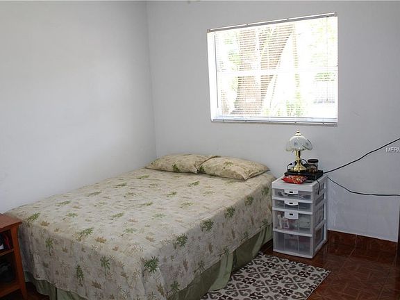 5th image of 10418 N 22nd St