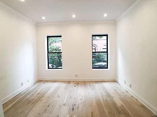 Rented by Francine Realty | media 21