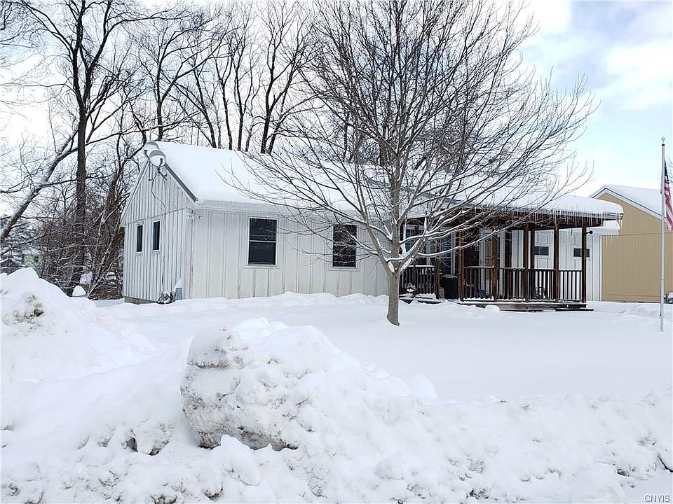 1st image of 13 Sunnyfield Dr
