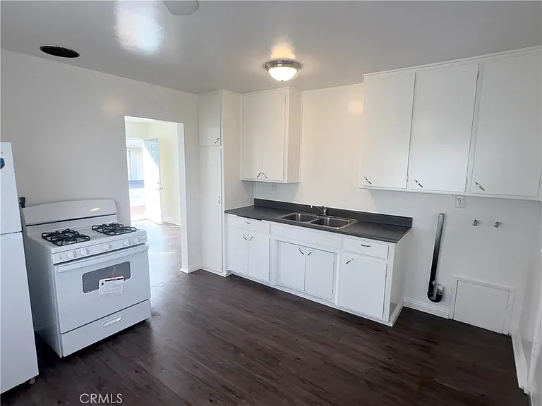 24636 Eshelman Ave — Photo 7