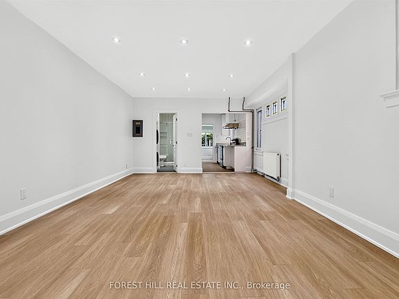 4th image of 30 Pinewood Ave #D