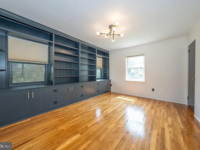 353 S Old Middletown Rd — Photo 14