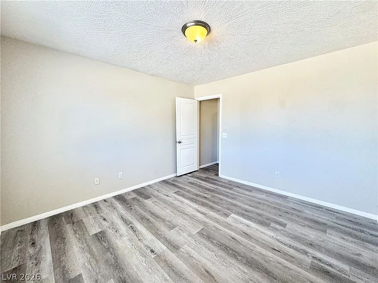 2671 N Murphy St — Photo 15