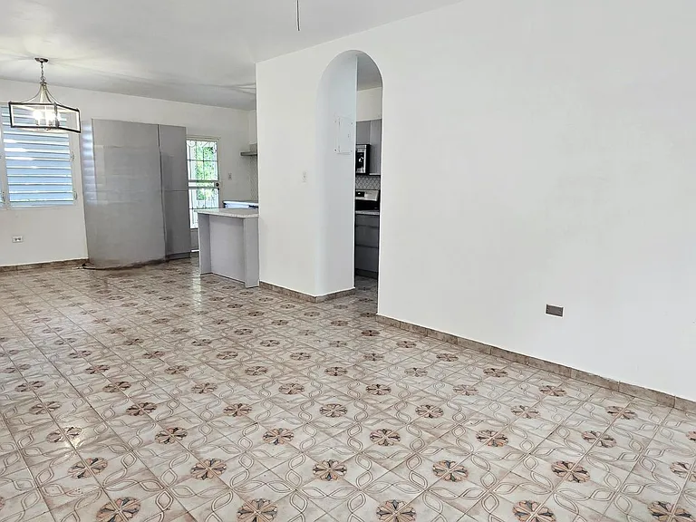 Carr #2 Urb. Villa Avelina — Photo 7