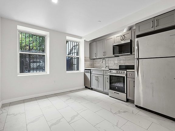 5th image of 115 W 136th St