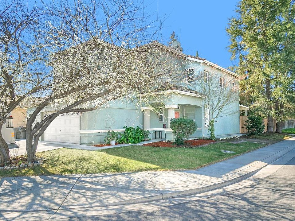 1st image of 425 Dove Dr