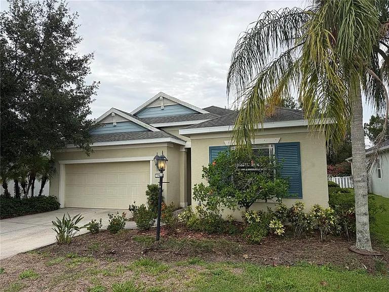 11858 Forest Park Cir — Photo 1