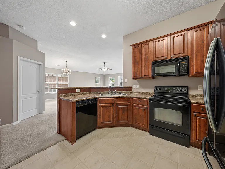 409 Summer Cove Cir NW — Photo 13
