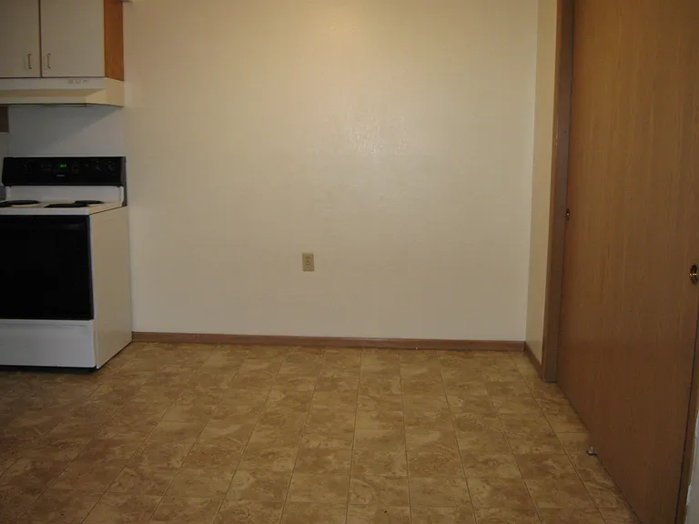 915 Spring Rd #206 — Photo 8