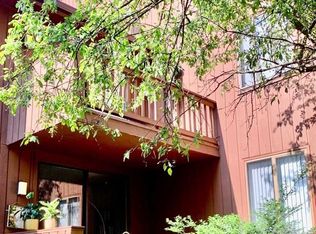 422 Egret Ln, Secaucus, NJ 07094
