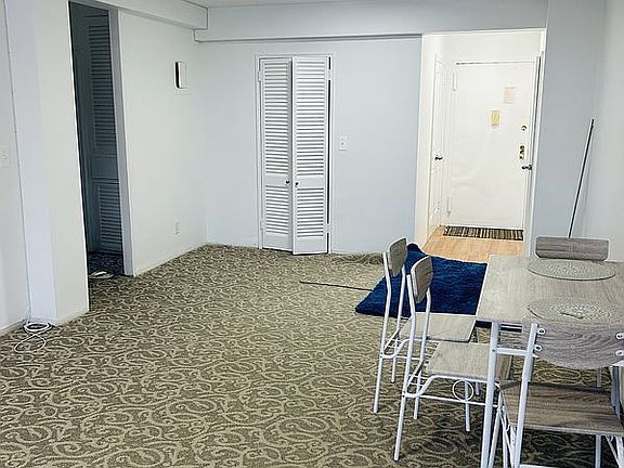 4th image of 89-15 Parsons Blvd #W10e