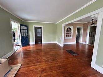 5th image of 208 Tours St