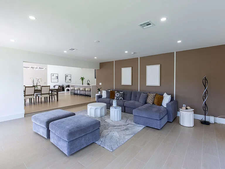 2281 Seaford Dr — Photo 10