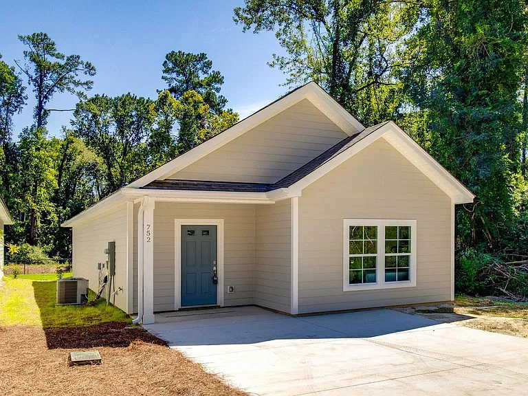 744 S Beltline Blvd — Photo 1