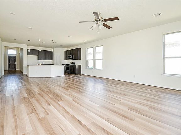 4th image of 25410 Champion Ridge Ct