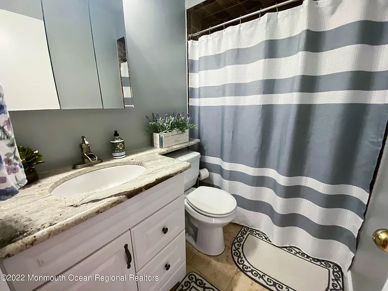 313 Tulip Ln — Photo 23