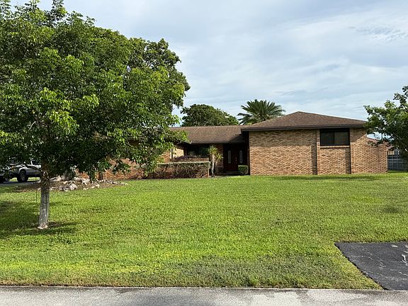 2nd image of 1433 NW 20th St