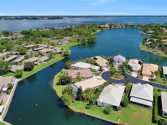 2nd image of 9851 Mainsail Ct