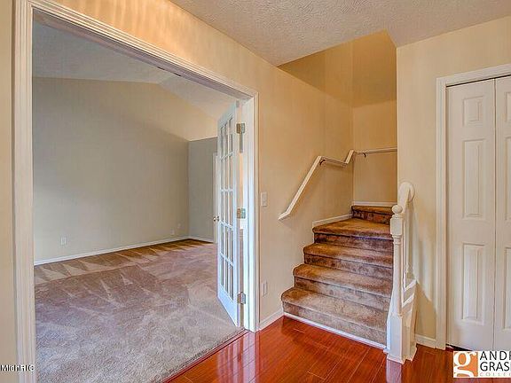 2nd image of 5825 Powderhorn Ct SW