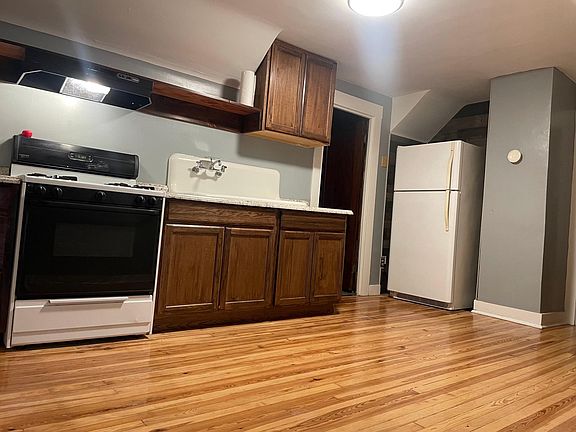 4th image of 1556 Parkwood Rd Unit 3