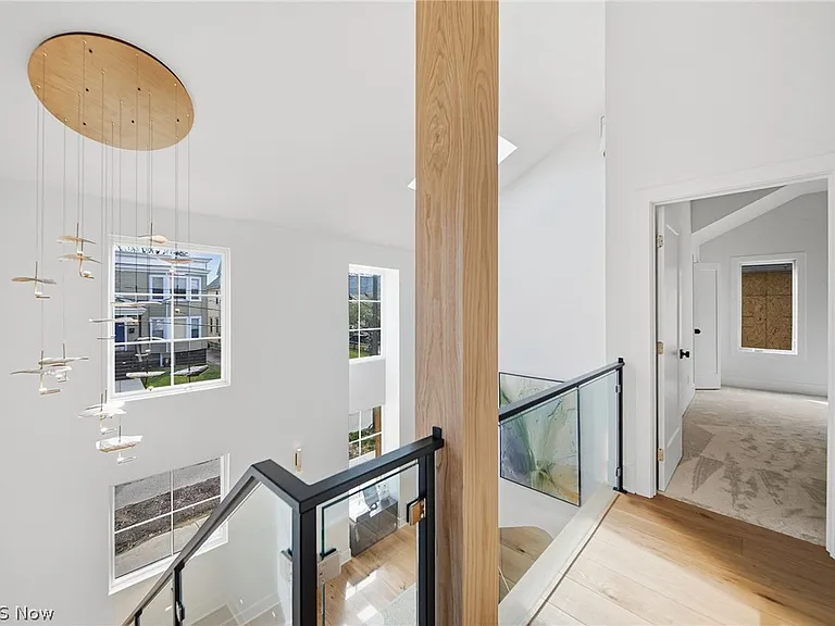 1440 W 57th St — Photo 25
