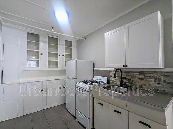 2nd image of 236 10th Ave NE APT 3
