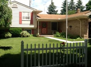 320 Delzingro Dr, Davison, MI 48423