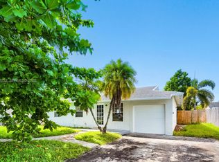 8220 SW 6th St, Pompano Beach, FL 33068