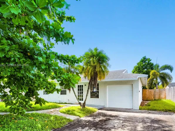 8220 SW 6th St, Pompano Beach, FL 33068