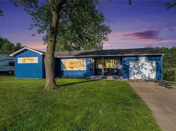 624 S Locust St, Gardner, KS 66030