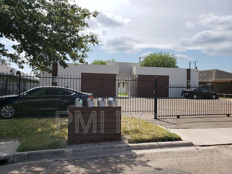 1st image of 601 Gastel Cir