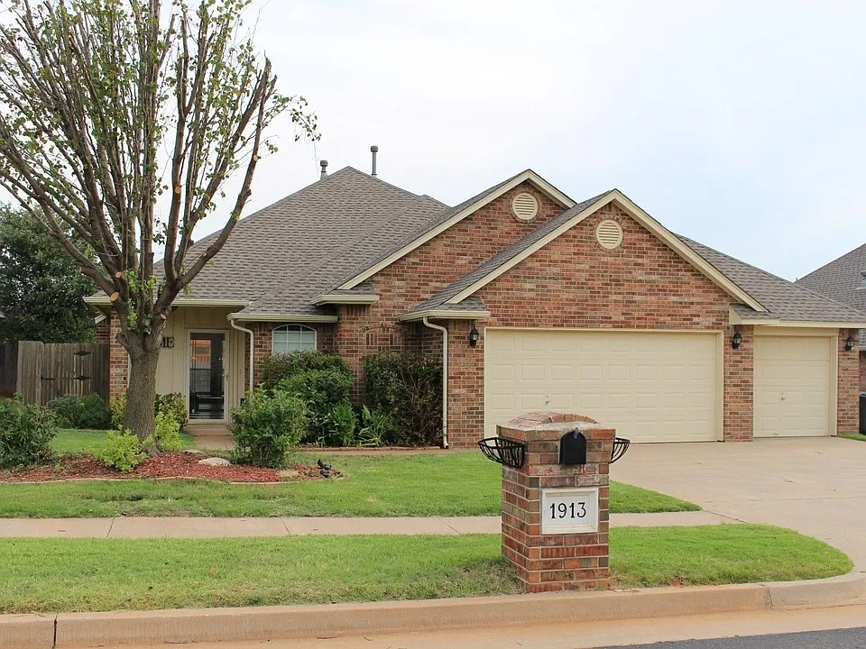 1913 Del Simmons Dr