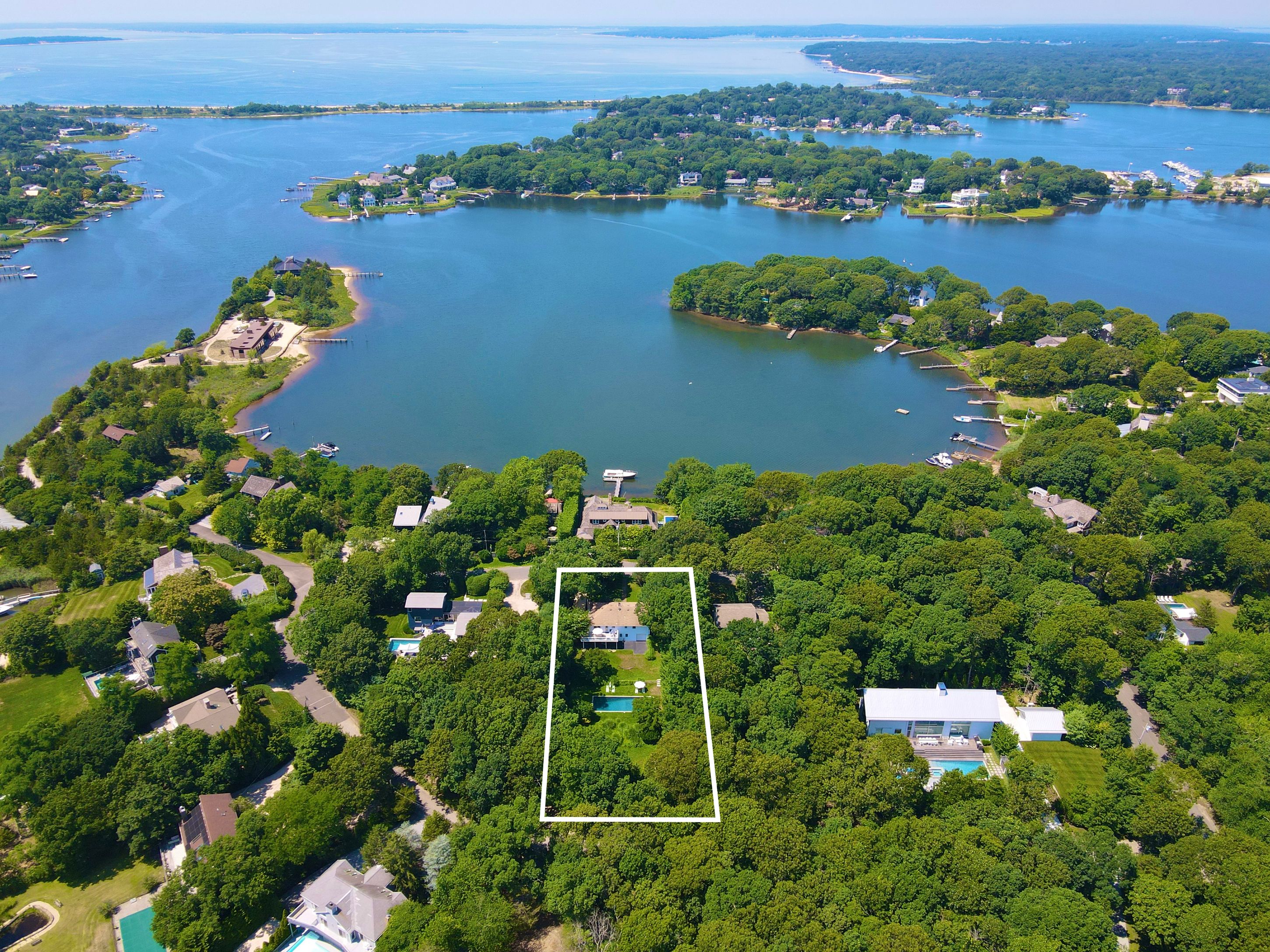 60 Bluff Point Rd, Sag Harbor, NY 11963 Out East